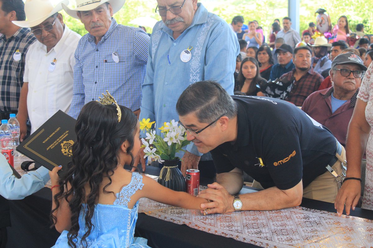 DrBrasilAcosta's tweet photo. ¡Felicidades niñas, niños y jóvenes de Olomatlán! La educación los hará libres... ¡ADELANTE!🧑‍🎓👏🥳 https://t.co/3k7ZdktFJb