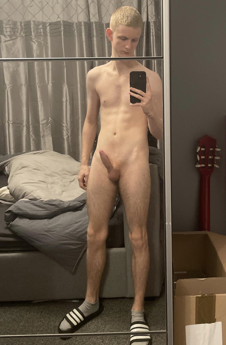 NMenSandals's tweet photo. #MaleFeet #GayFeet #FootFetish #Slides #FlipFlops #NakedInSandals #SandalsOnly #NudelnSandals #OnlySandals #NakedMen #NudistMen https://t.co/mVkYxgXStW