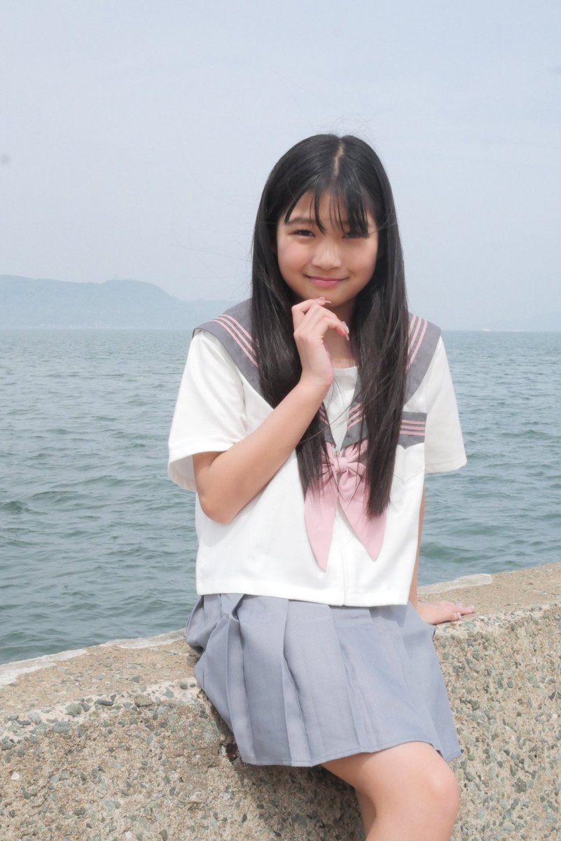 tsukushi0916's tweet photo. シーサイドももちのセーラー服ひよたん
1枚目 先週末に撮った赤と白のセーラ
ー服姿のかわいいひよたん❤️
3枚目 今年4月 グレー系のセーラー
服に下ろした髪が大人っぽい
ひよたん❤️
どちらのひよたんがお好み?🥹✨
#TOPMODELSCHOOLFUKUOKA
#MERCREW
#ひよたん https://t.co/1Tjy2XgEK6