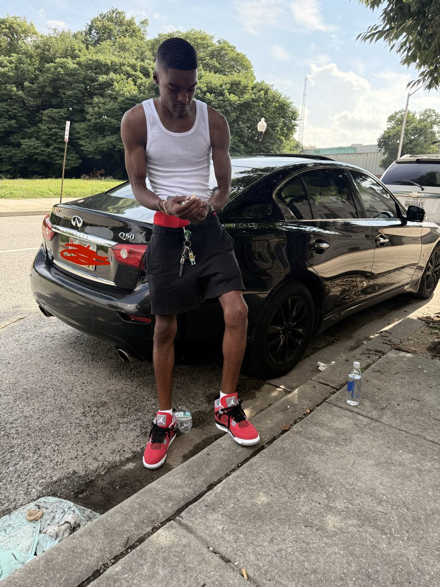 3point7Dayvo's tweet photo. I don’t play with hoes I rather play madden ✅🙂‍↕️🕹️ #vqboyz #QfiddyOwner https://t.co/idPZGXhTIC