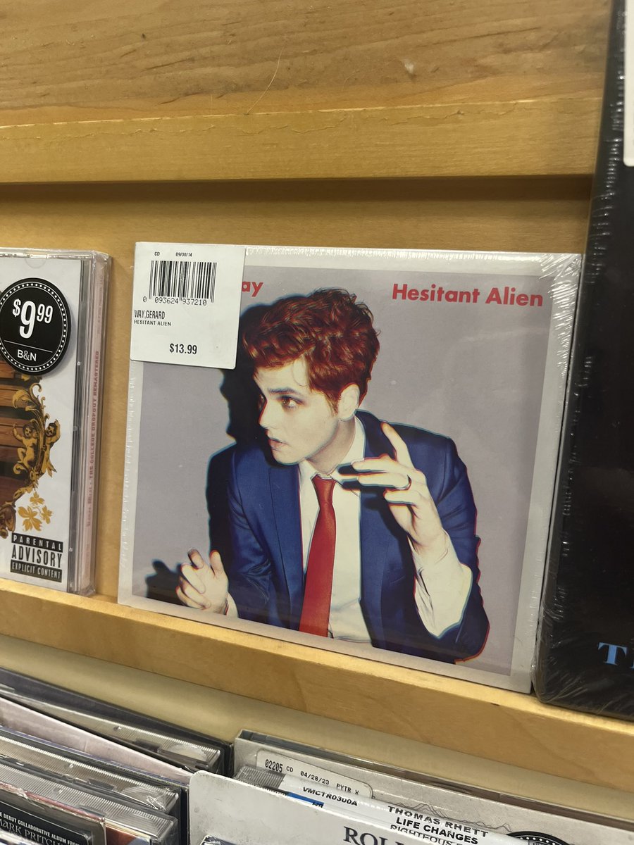 cem3teryfreak's tweet photo. When did Barnes and nobles get peak https://t.co/oyeL0q1z49
