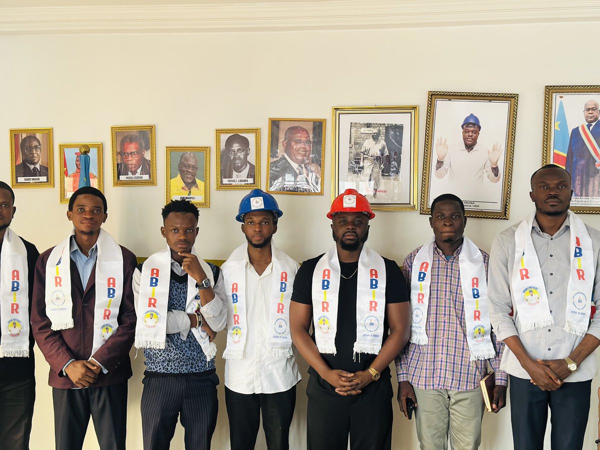 Stupemunyi's tweet photo. En compagnie d’une dizaine de bâtisseurs, j’ai officiellement adhéré au parti ABIR, présidé par l’Hon @KalonjiAuguy3. Cette étape franchie renforce notre engagement dans la défense de notre patrie, confrontée à moult défis. Vaincre ou mourir ! https://t.co/DimCGS2Bak