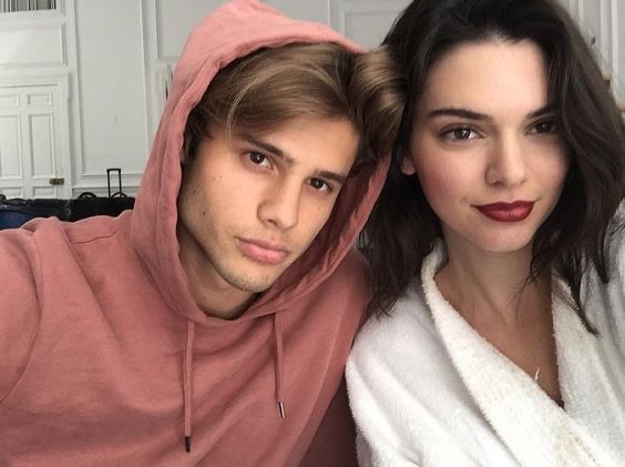 zoieqrts's tweet photo. I knew bryce knew people fr when tumblr posted this photo on twitter bc wtf????😭😭😭 https://t.co/C6Jesh4B9G