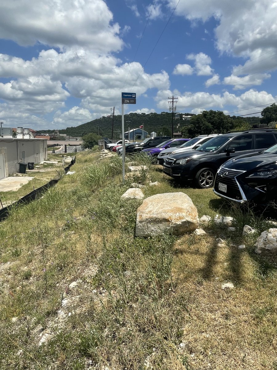 freddiebehmer's tweet photo. takes around an hour end to end, with some of the only remaining CapMetro bus stops w/o a concrete ADA accessible pad. 

Also lots of fun (somewhat scary) unprotected left turns to deviate into neighborhoods just off the highway.

Overall a very relaxing ride, def recommend! https://t.co/YGBGYM7R0d