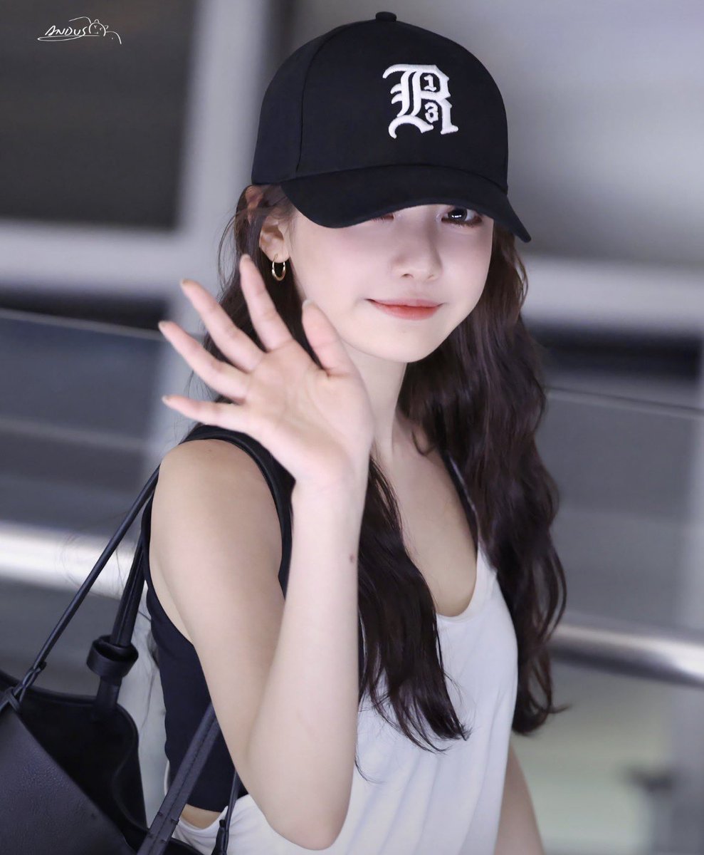 prodningning's tweet photo. girlfriend https://t.co/Tsyk51fKy1