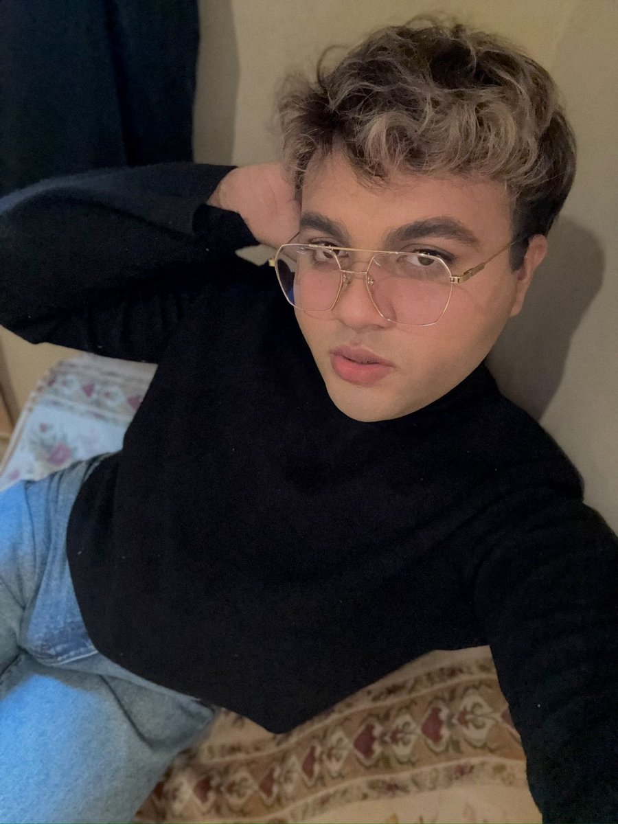 Virmor21's tweet photo. 🖤✨ https://t.co/OqLPfSigXj