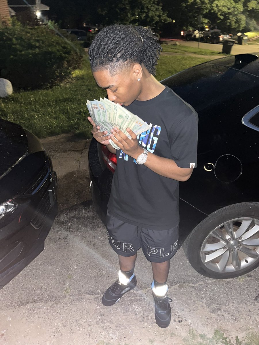 ineedrackss's tweet photo. Damner late asf postin these but fuck it #freedaguys https://t.co/beEa7W9b1h