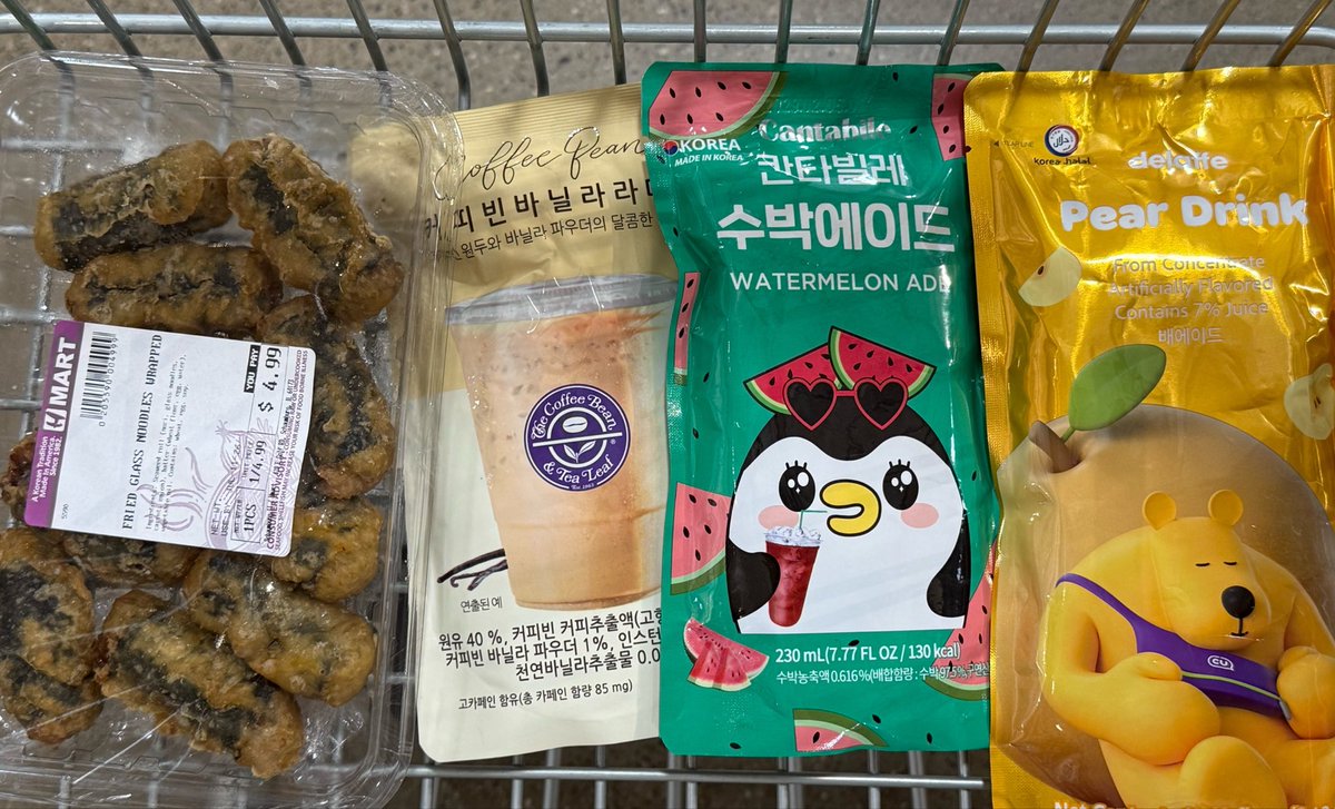 mmchkhyui's tweet photo. my haul LETS ALL LIVE https://t.co/0bGqkXtD0e
