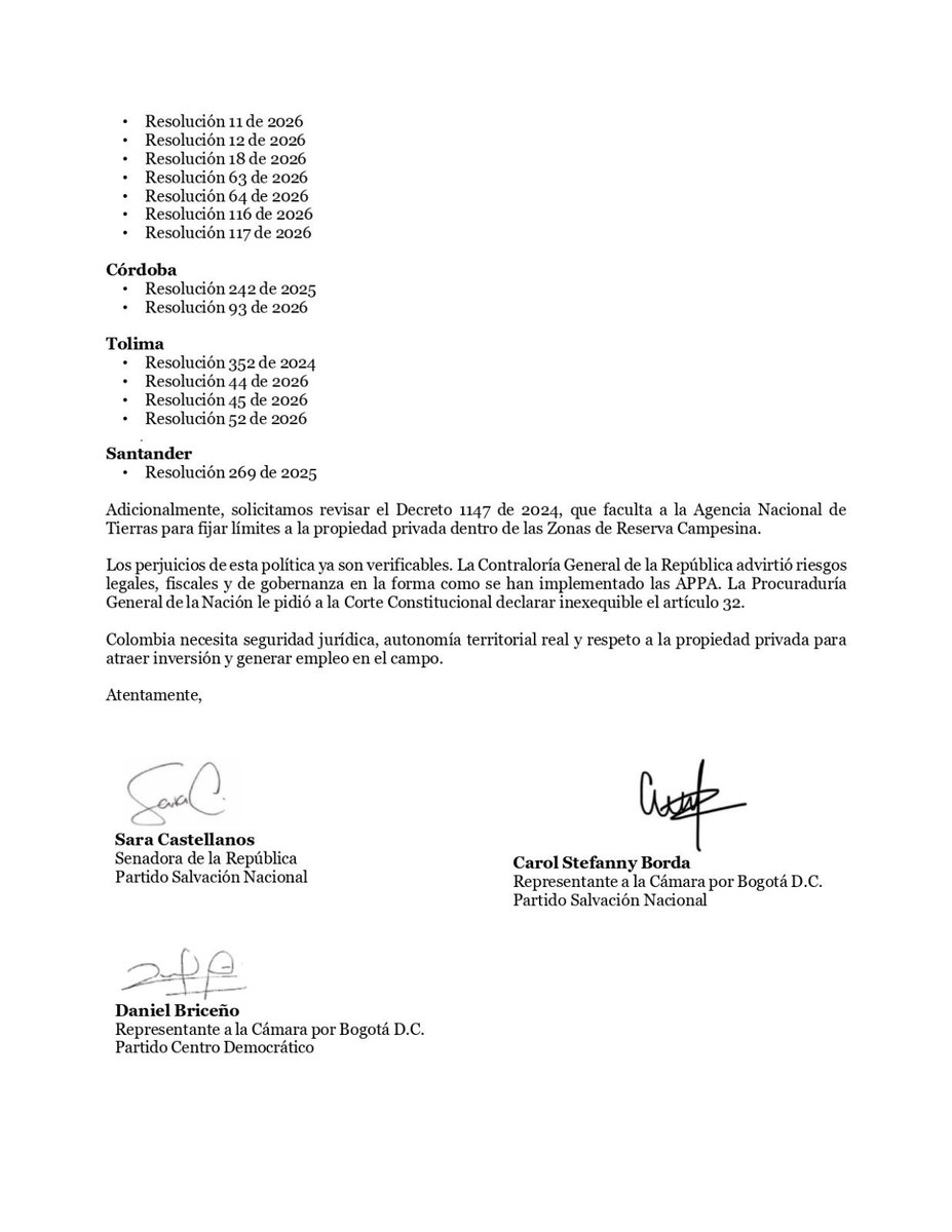 UltimaHoraCR's tweet photo. #Política | Los congresistas electos Sara Castellanos, Carol Borda y Daniel Briceño solicitaron al nuevo ministro de Agricultura, Indalecio Dangond Baquero, revocar las Áreas de Protección para la Producción de Alimentos creadas durante el gobierno Petro.

https://t.co/R0kxQZ2KMp https://t.co/Rx5gPDZlox