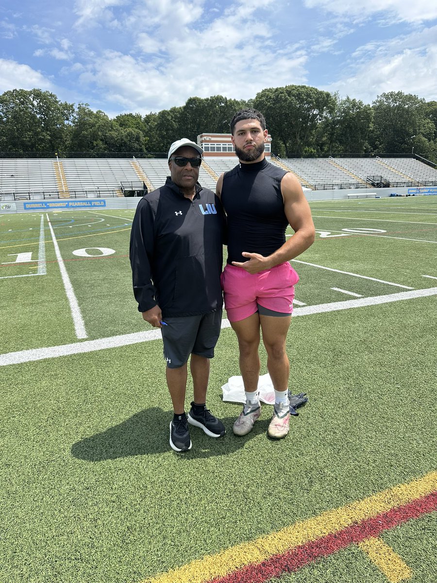 TayTayk38's tweet photo. AGTG!!
After Dominating the Big Man camp at LIU 
IM BLESSED to get my first D1 offer!!
#AGTG #Hustle 
@Coach_Ogbu @CoachRCooper @LIUSharksFB @RylanStamn https://t.co/fv666cg0uQ