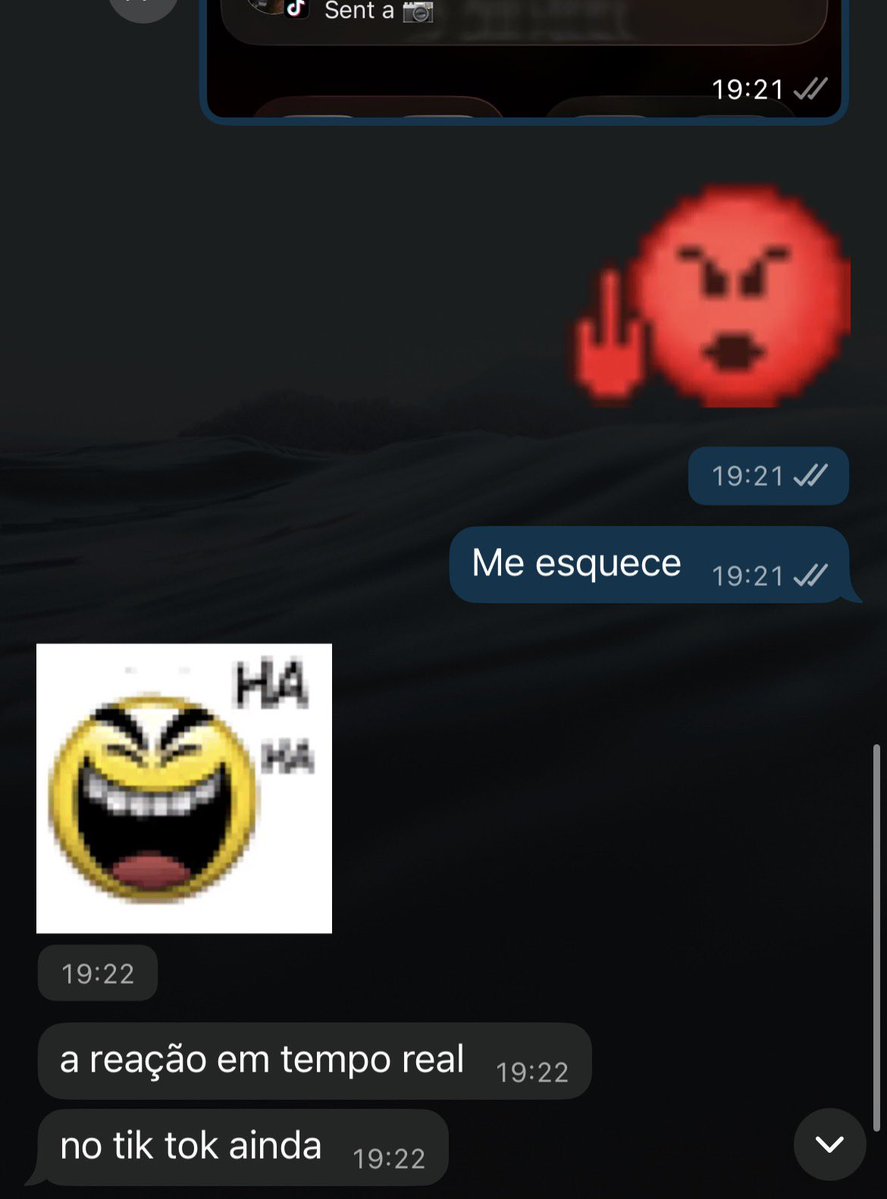 cellestal's tweet photo. o outro q n supera mandando mensagem meu deus exu não adianta vcs me testarem eu não vou cair https://t.co/SokM6CLweD