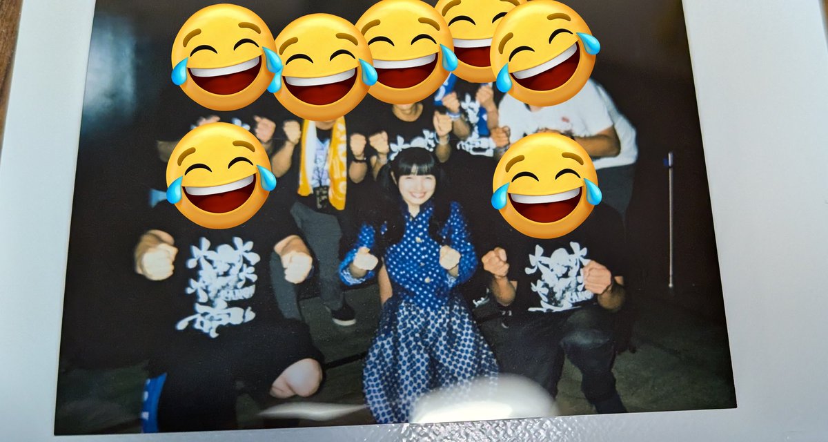 air_con_frog's tweet photo. 7人で囲みチェキ

🐸明日運転するから運転ポーズ〜

このポーズパショギラポーズじゃね？って言われ😂
　
みんなでパショギラのSE歌いましたw😆

囲み楽しい😂😂😂😂😂😂😂😂
#ギャンパレSOLONGツアー
#キャ・ノン https://t.co/mwbzu4mmhg