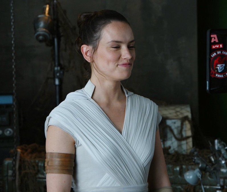 endur3nsurvive's tweet photo. appreciation tweet for daisy ridley as rey https://t.co/2iNHgJwtF9
