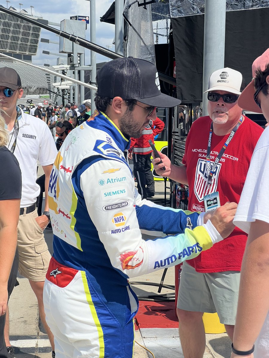 DaveyCenter's tweet photo. Fun qualifying session from the ATL on @truTV. It’ll be Ryan @Blaney leading the field to green tomorrow night. Interesting mindsets from crew chiefs in the garage.

Some wanted to qualify 15th, some were “nervous” if they ended up better than that for how their car will race 🤷🏻‍♂️ https://t.co/STFXq6Erpb