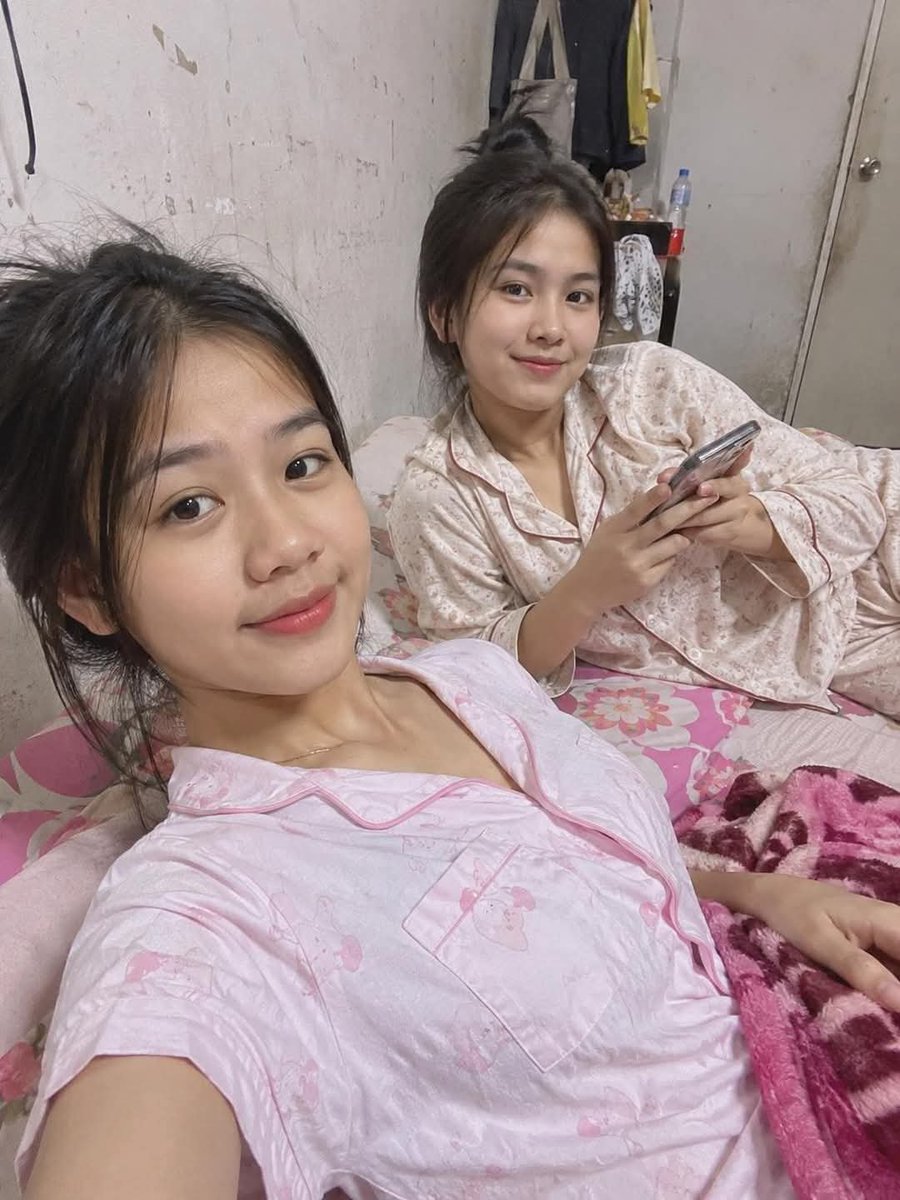 AngeloCarl85980's tweet photo. หาเย่ส2-1 รีมาหาเค้านะอ้วน https://t.co/oglADA7oY7