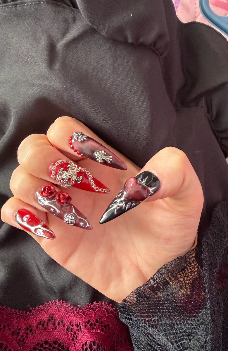 maineverdies's tweet photo. Mi manicurista fue muy linda y paciente. 🥺🫶🏻 https://t.co/ViK6yLBkNS