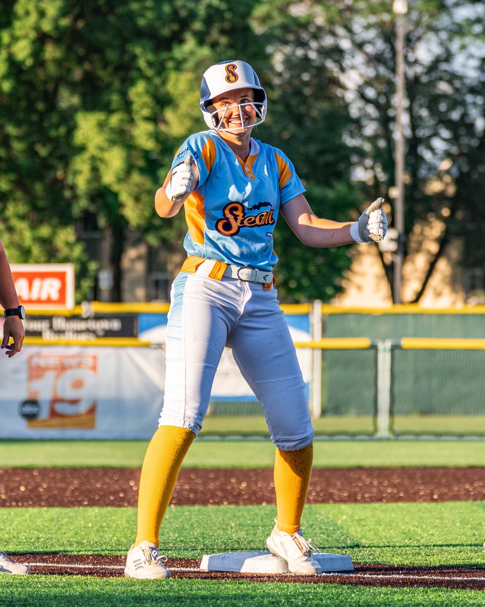 laxsteam's tweet photo. Fair by plenty. 💥

Josie Brudos sends one down the first-base line for a 2-RBI triple!

Two runs score. Josie Brudos with a clutch triple!

#FullSteamAhead #ChooChoo https://t.co/En2mhUUgXy
