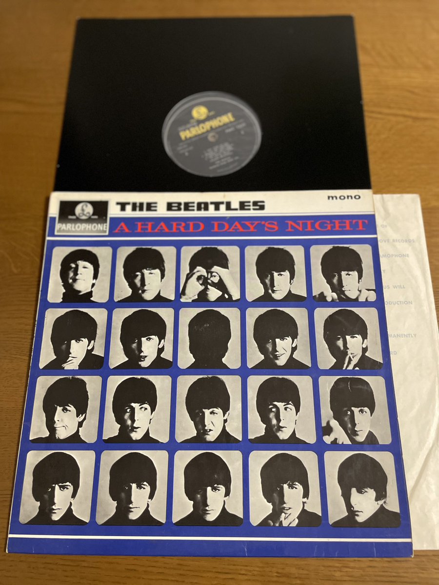 PennyLaneGG's tweet photo. 1964年7月10日はイギリスで『A HARD DAY'S NIGHT』が発売された日。
ジョンがリーダーとして主導権を握っていた時期の傑作で、ジョン好きにはたまらない一枚。2枚ともUKモノ初盤。
1枚目はE.J.D社ジャケット、2枚目はG&amp;L社ジャケット。比べると雰囲気が違うなぁ。
#TheBeatles #ビートルズ https://t.co/vrFq4Ga9m3