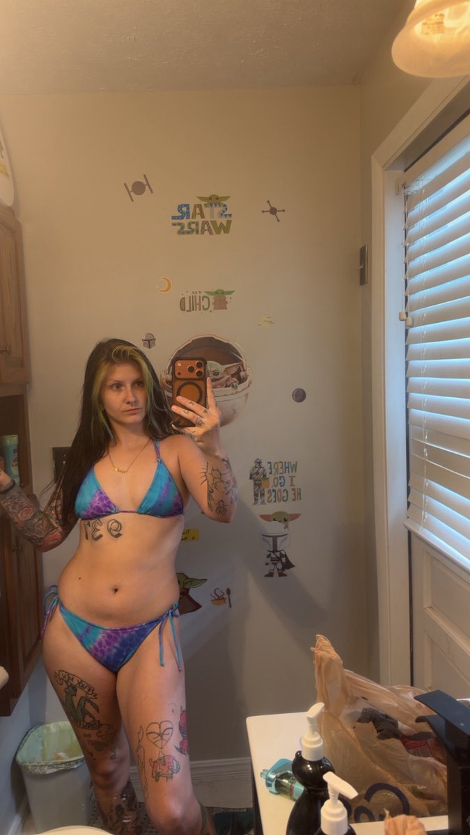 badbtchsnatcher's tweet photo. what are my fellow creators using instead of onlyfans ? i’m sick of them fr lol https://t.co/ONKRO6sRFP