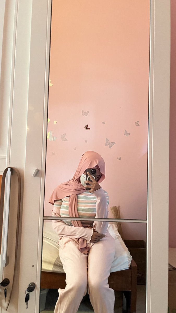 vinalvk's tweet photo. dah lama ga cding #cderhijab #crossdresserindonesia https://t.co/xPDN91AwBK