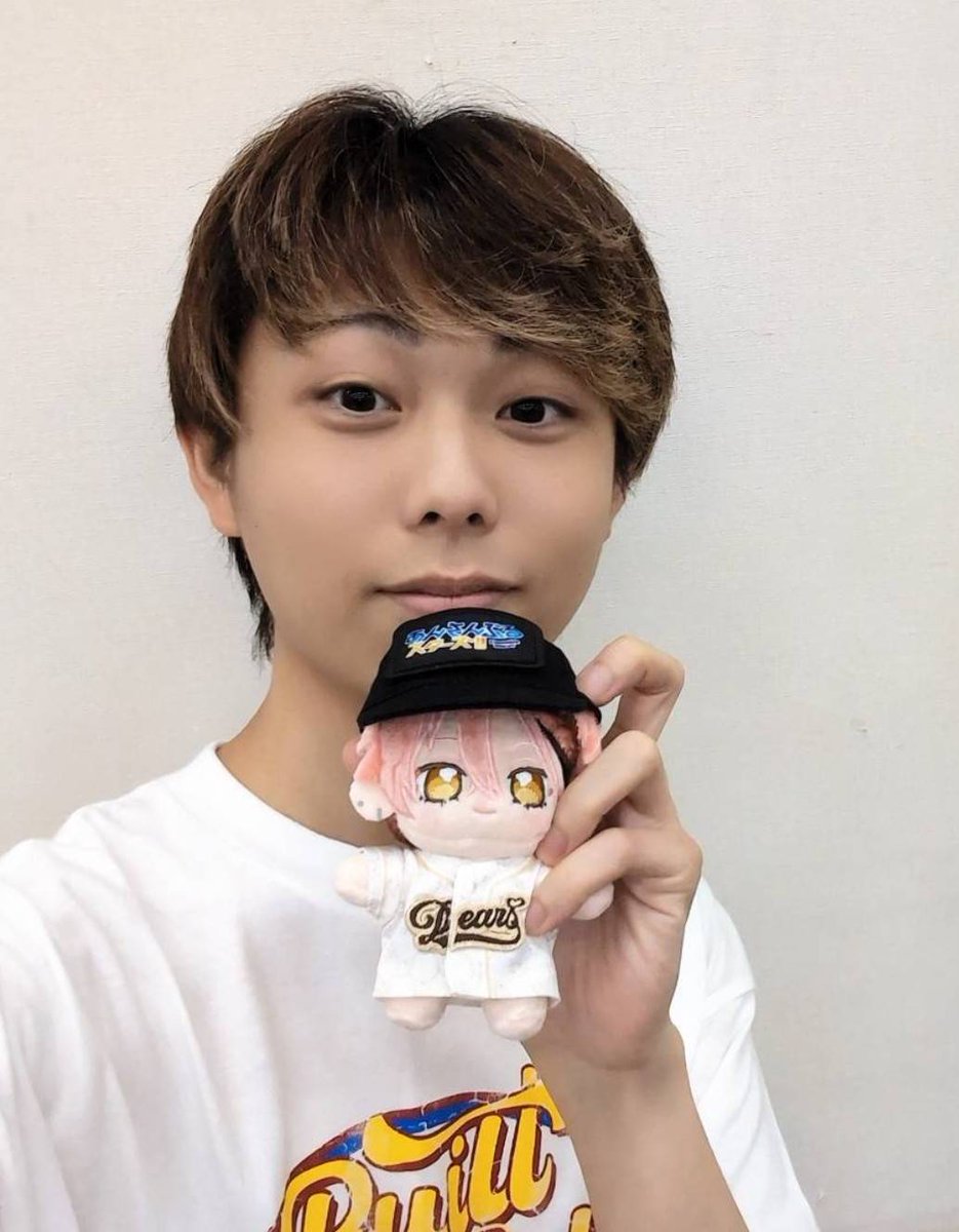 fumito_tsuji's tweet photo. 写真整理してたらビックリ...⁉️✋😳🤚

辻史人...緊急特番時からの変身ｯ‼️の軌跡...⁉️🤓✨
髪色も変わりすぎているッッッ⁉️👀✨

辻の眼鏡は何処へ...😃　　　　👓©︎💧ｸﾞｽﾝ... https://t.co/aTC1TZOTND