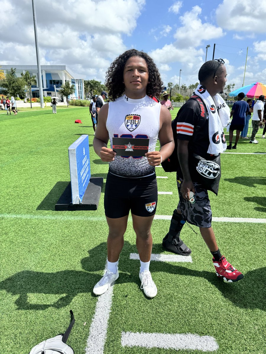 Ryan4Cabrera's tweet photo. Excited to announce I’ll be competing in the 2026 FBU All-American 9th Game this December. Looking forward to competing with the best and making the most of this opportunity. 🚀

#FBU #AllAmerican #2030
@stevequinnFBU @Andy_Villamarzo @ZBlostein247 @FBUcamp @CoachDemas https://t.co/mNhk51ALWj