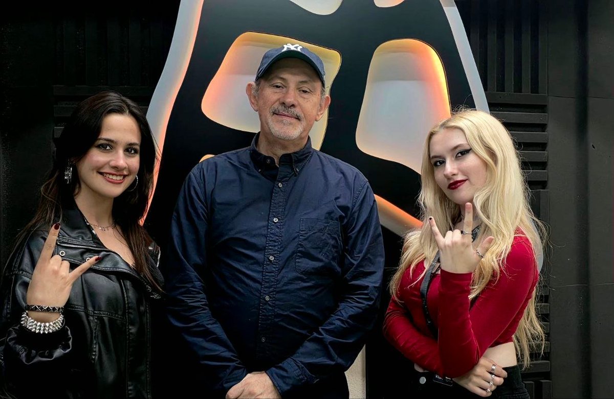 RadioUdeG's tweet photo. 🎸⚡ Hoy en #RadioAlCubo nos acompañan Emilia Ramos y Anitza Ramos de Electrify.

🎙️ Platicaremos sobre su música, sus proyectos y su próxima presentación en el Foro Independencia. 🤘

📻 Escucha la entrevista con @BlancdeBlancs por el 104.3 FM. https://t.co/ujpD0DXvTZ