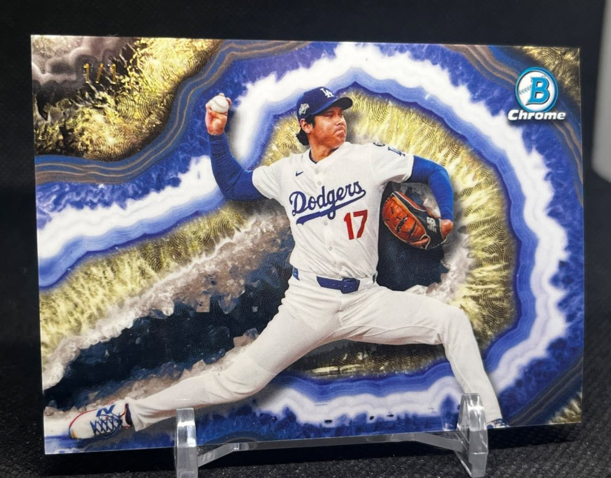 Topps tweet media