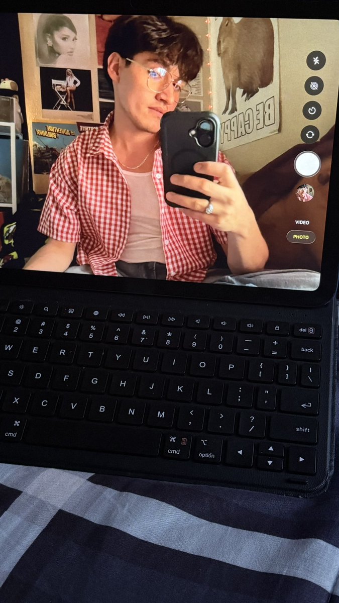 AleLostMedia's tweet photo. i love red #red #straight #skinny #swimbybts https://t.co/kkn0aNpvrP