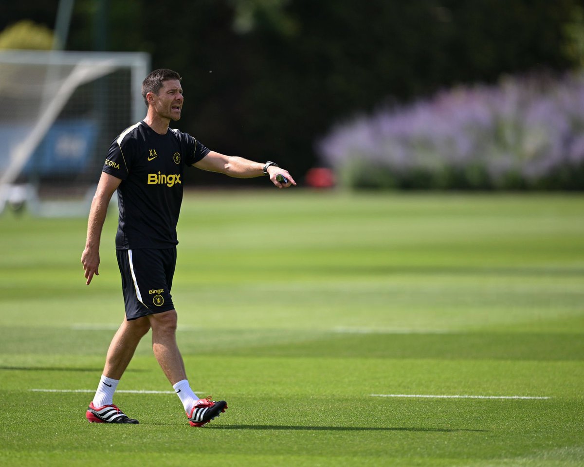 ChelseaInPhotos's tweet photo. Day 1 at Cobham ✅ https://t.co/JWZLFzuzHT