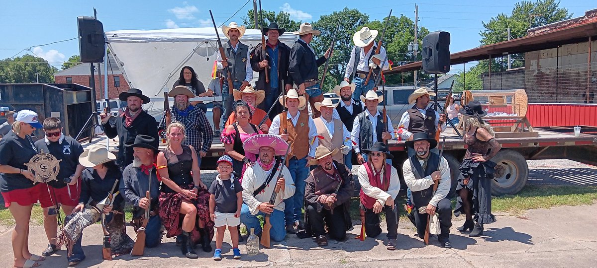jyaghergmailc's tweet photo. Hartshorne  Oklahoma 
Gang !! Saturday 4th July celebration law and order ! https://t.co/8rX5NfiqVQ