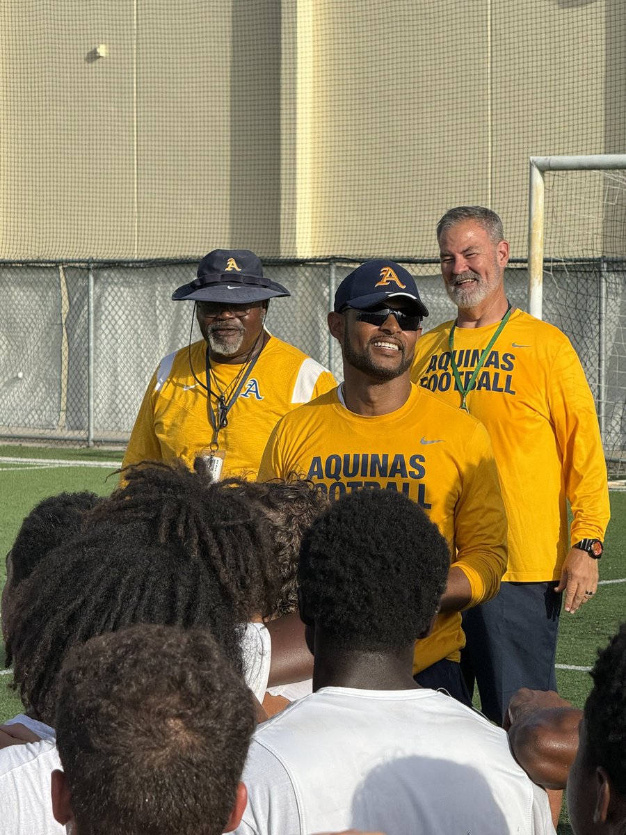 STA_Football's tweet photo. 🔹🔶 OXYGEN🔶🔹

Breathing air is the greatest human nutrient 

Enjoy the strategic breathing process and its exercise plan to improve yourself and ultimately heal. 

#VictoryStory
#FFTE
#YouGoWeGo
@CoachHarriott https://t.co/OL581xpx8z
