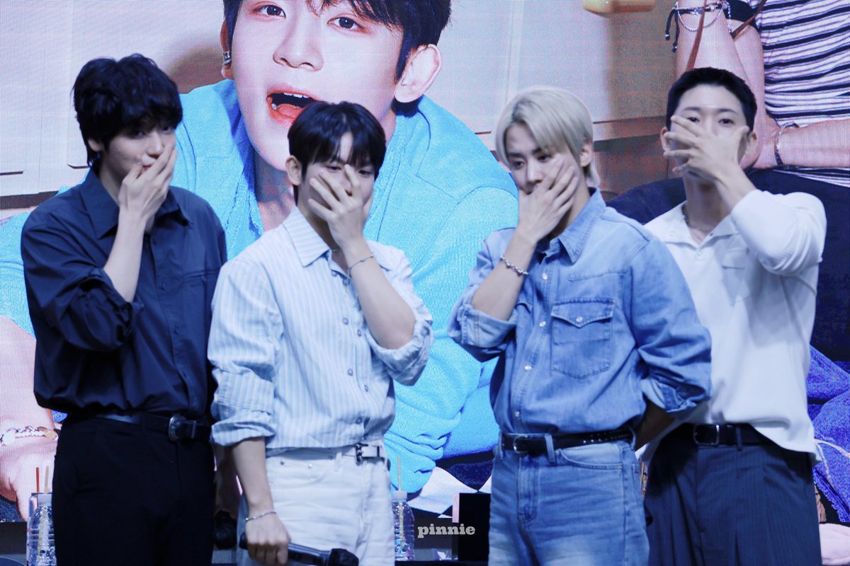 pinnie_cjh's tweet photo. 16주년 축��해요💜💜💜💜

#틴탑과_함께한_눈부신_16번째_여름날
#SWEETsixTEENTOP
#TEENTOP #틴탑 #천지 #니엘 #리키 #창조 https://t.co/aFOXXhsizS