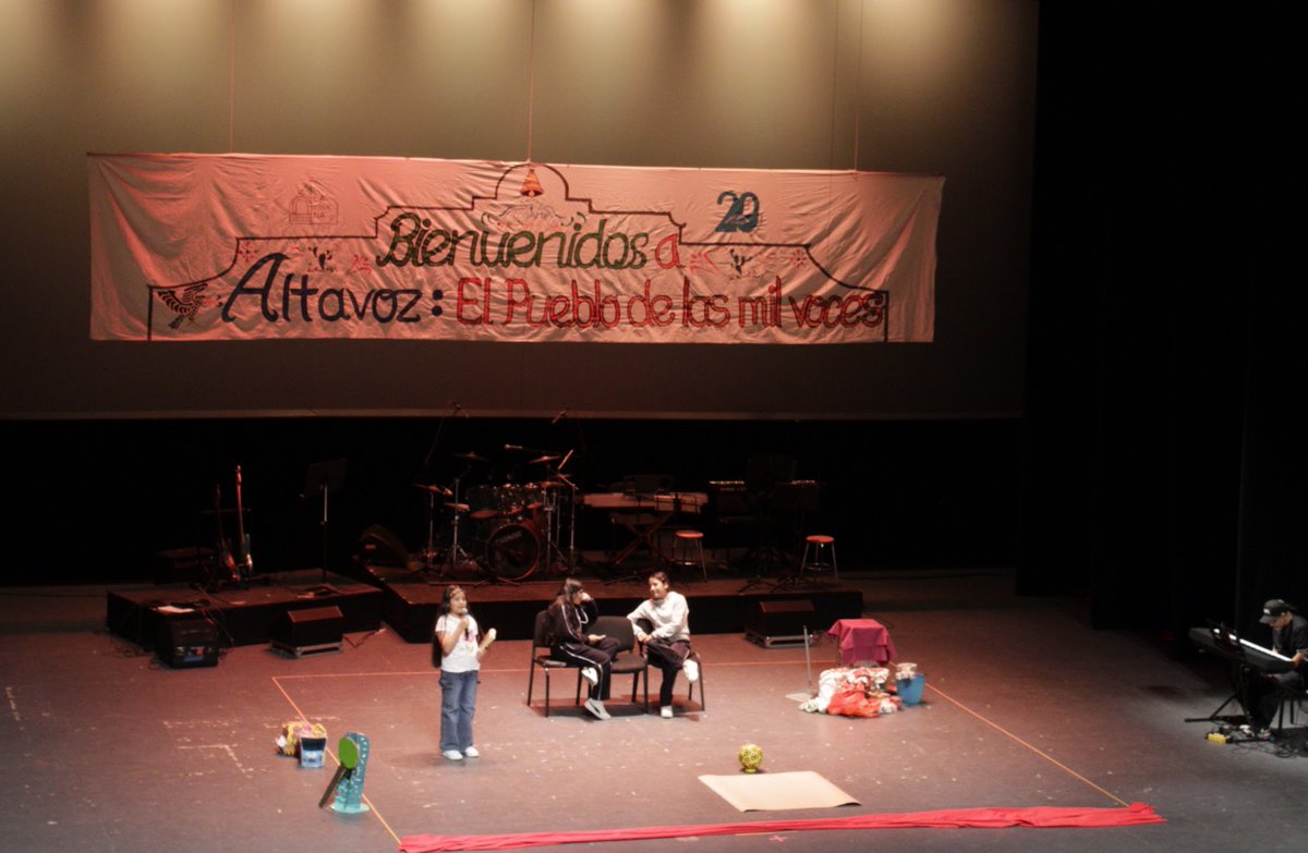 ConArteMexico's tweet photo. Con la salida del Presidiúm comienza a magia del teatro presentando un video con algunos momentos del trabajo en de las infancias en las Escuelas Públicas. https://t.co/J1M3DaLrf7