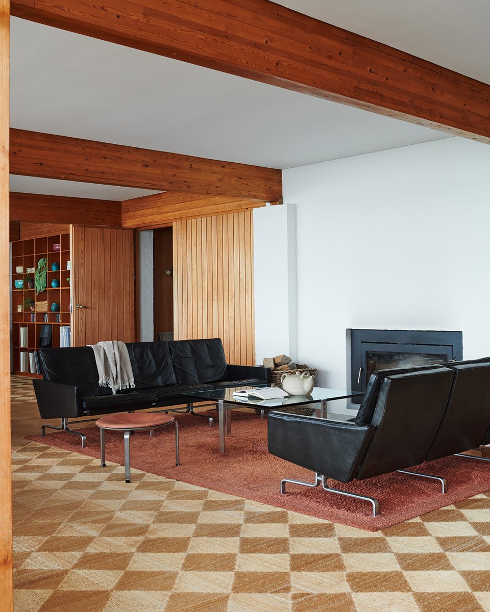 watertyped_'s tweet photo. Poul Kjærholm's home in Rungsted, outside Copenhagen https://t.co/mqAArCfPPX