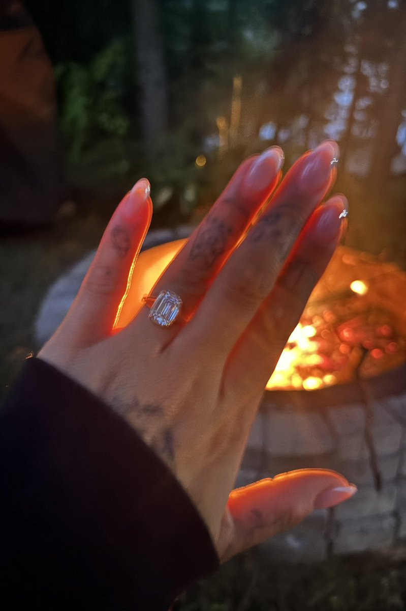 maxiiin's tweet photo. 🤪💍✨🔥 https://t.co/PVobsKRRat