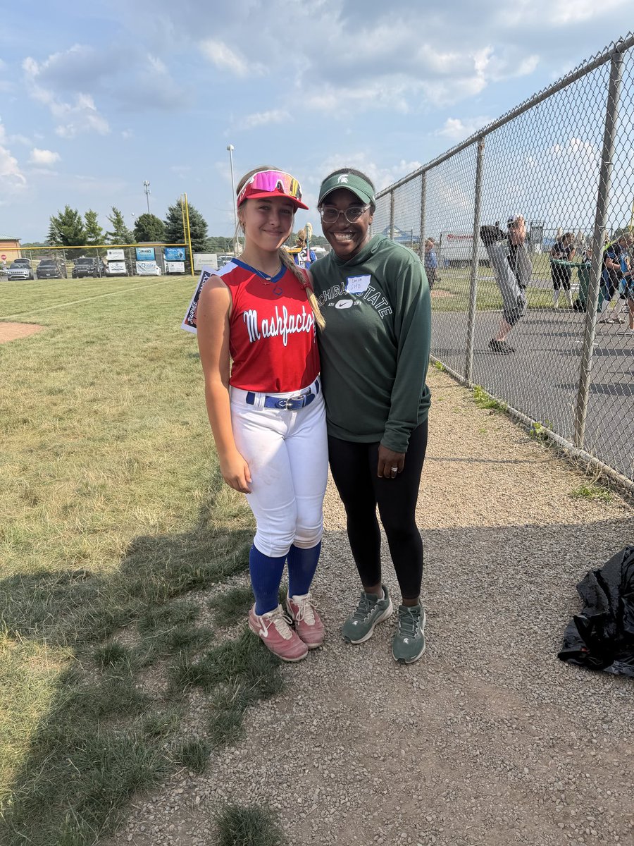 EmilySBeck's tweet photo. That's a wrap! 🥎🔥

Three camps. Three days. Countless opportunities.
Thank you to every college coach who made this week of softball college exposure camps a success. Keep grinding, keep growing, and keep chasing your dreams.
See you at the next camp! 💙❤️
#Softball https://t.co/6BlQqJ4mXj