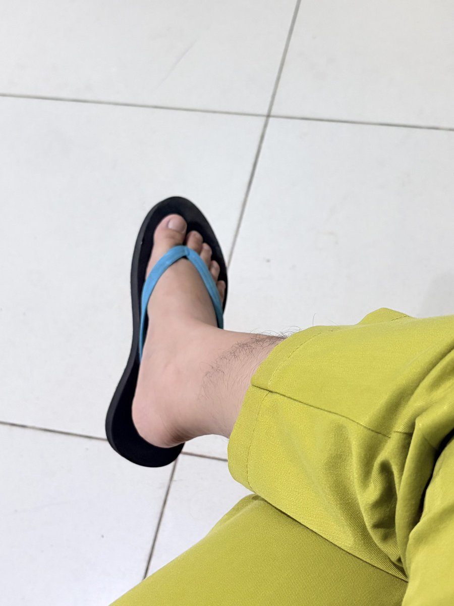 Nadiisootd's tweet photo. Sendal yang nyaman dipakai dari baru sampai ke buluk 🩴🔥

https://t.co/kmP22Umloe

Abaikan kaki yang konohh aahahahahahahaha https://t.co/TeYVaGHsOZ