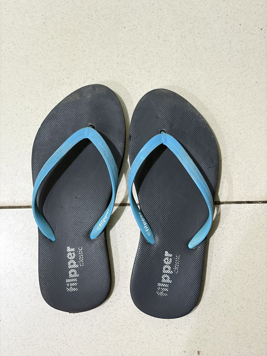Nadiisootd's tweet photo. Sendal yang nyaman dipakai dari baru sampai ke buluk 🩴🔥

https://t.co/kmP22Umloe

Abaikan kaki yang konohh aahahahahahahaha https://t.co/TeYVaGHsOZ