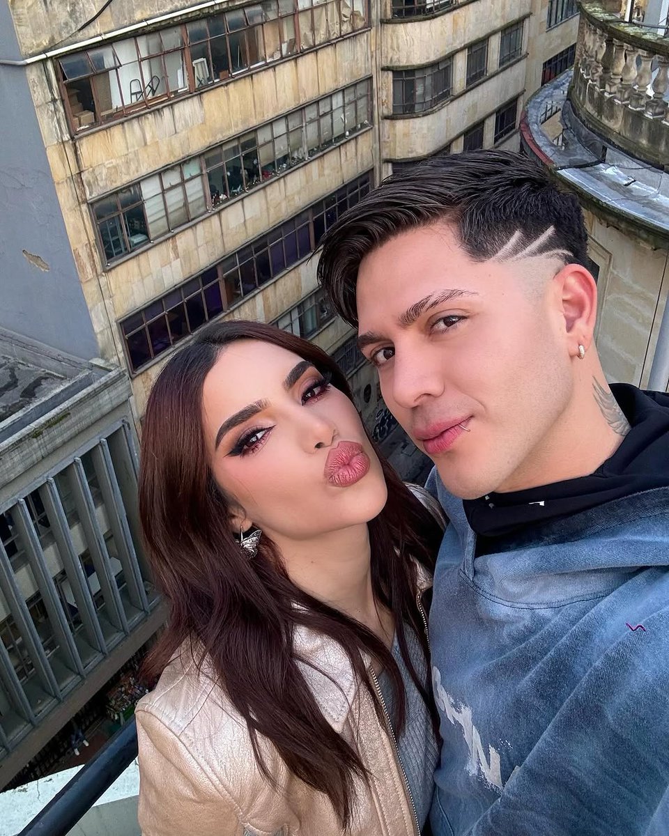 jukilop_vzla's tweet photo. @Juandedios_P @KimberlyLoaiza_ El gran corazón que tienen es increíble, los admiro muchísimo. Gracias por ser mi refugio en todo momento y sacarme una risa a través de la pantalla. Espero algún día tener la dicha de poder conocerlos personalmente, gracias por tanto. ❤️🇲🇽🇻🇪 https://t.co/S4Qrt5rAaO