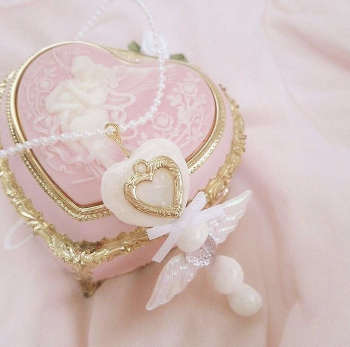 pinkskybb's tweet photo. https://t.co/l58b4ywkpq