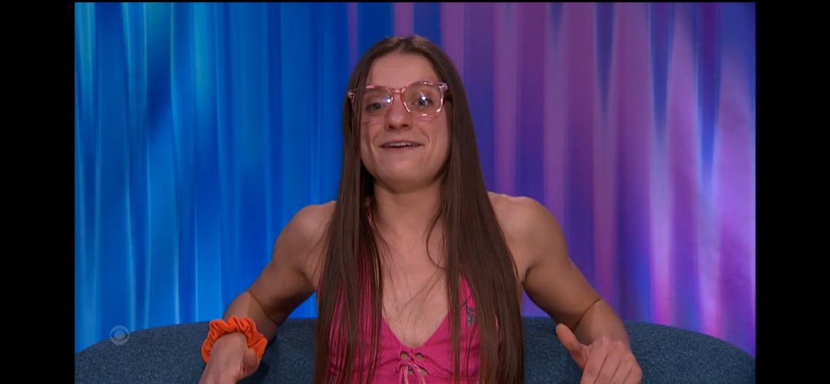 89razorskate20's tweet photo. Mallory really wants to be Lyricโs friend, like reallyโฆโฆ. ๐ฌ #BB28 https://t.co/oiTsHO5XFQ