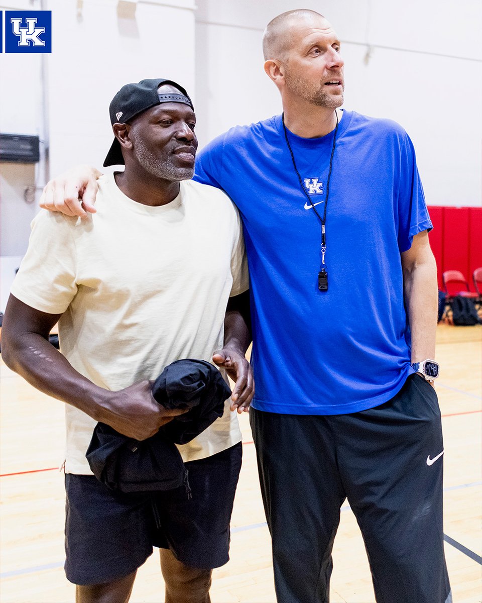 KentuckyMBB's tweet photo. Met up with a LEGENDARY member of the #BBN, Tony Delk 👏 https://t.co/adS9OA6q9L