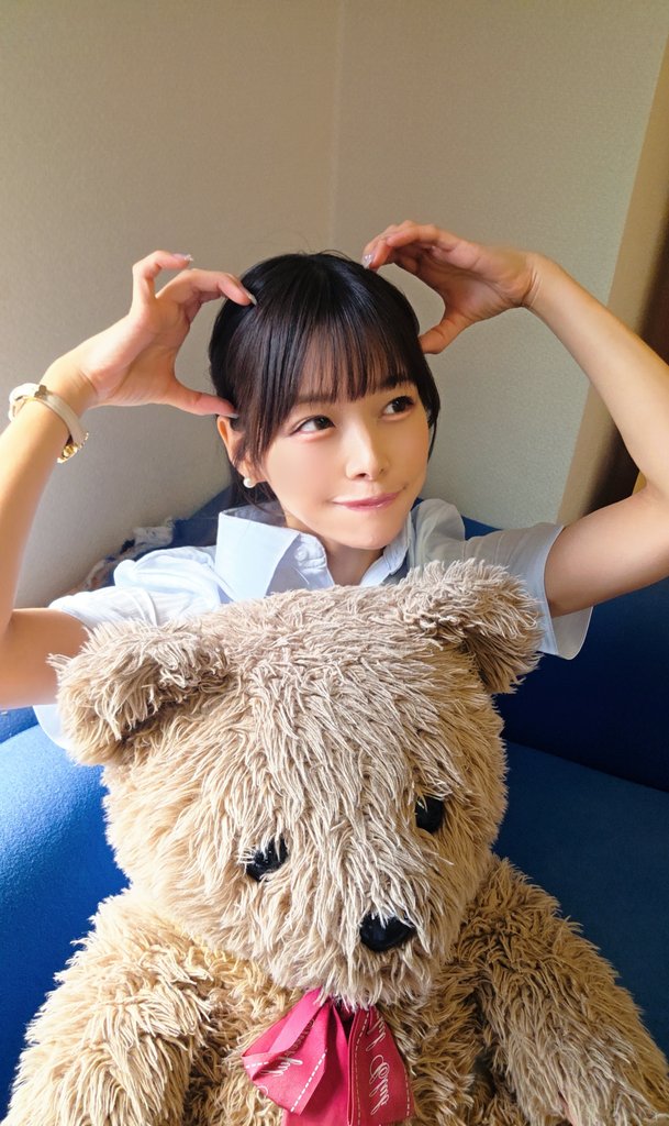 八木奈々 tweet media