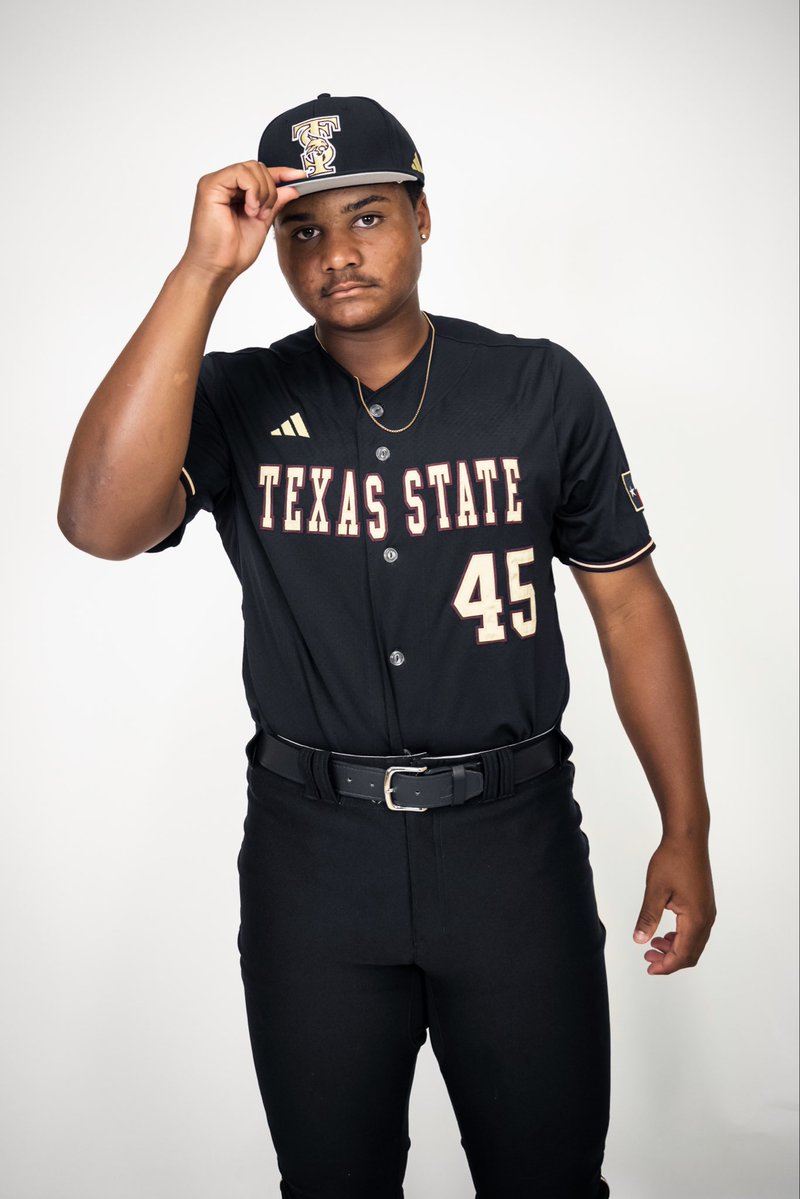 Mbwilli24's tweet photo. First I would like to thank my lord and savior Jesus Christ because without him none of this would be possible. I’m excited to announce my commitment to Texas State University! Thank you to my family, coaches, teammates, and everyone who has supported me throughout this journey. Special thanks to Coach Trout and coach Blakley for believing in me and giving me this opportunity. I’m excited and ready to get to work.

#EatEmUpCats 🐾
#Slammarcos