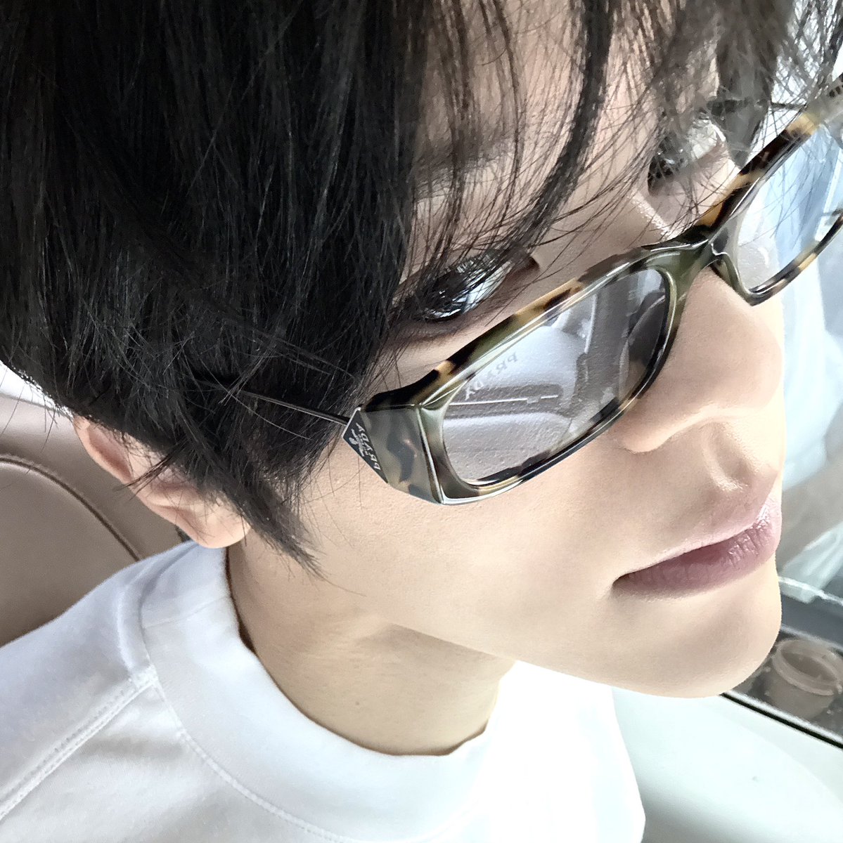손 tweet media
