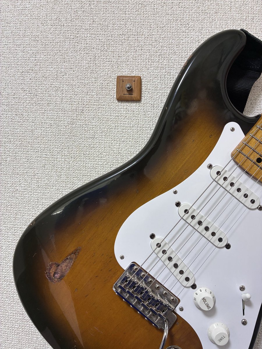 ukuleletime2012's tweet photo. おはようございます

暑いですね。玉ねぎの酢漬けを作ってみたり、塩麹を仕込んでみたり。発酵したり熟成したりするのを見たい最近。フランスは強い。ビバヒルのサントラばかり聴いてる最近

今日はグループレッスン1本、個人レッスン2本

良い一日になりますように。

#ウクレレ
#写真しばらくエレキ https://t.co/rA2Ga2dBd5