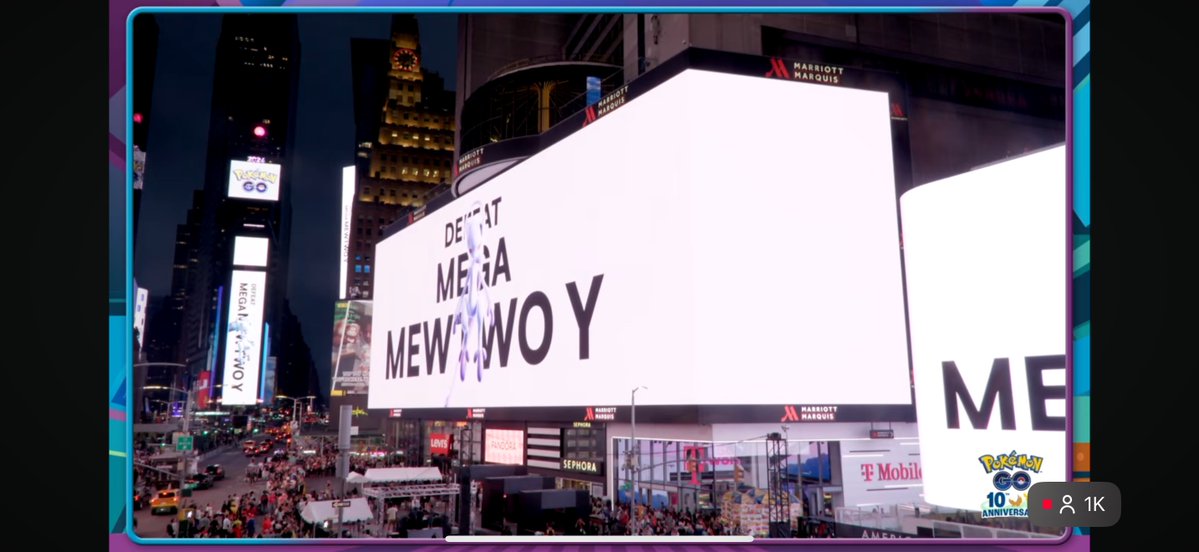 CentroLeaks's tweet photo. Mega Mewtwo Y raid is live in Times Square https://t.co/osGUcQUrgm