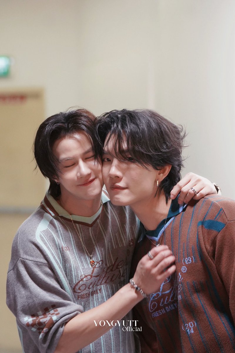 Yong_yutt_OFCV2's tweet photo. #KNOTmediajunketDay2
#BoatYongyut , @Yong_yutt 
#BoatOat , #โบ๊ทโอ๊ต 

ขอบคุณทุกคนมากๆ ที่แวะมาเจอกันน้าาา 🤍
ดีใจมากที่ได้เจอทุกคนในวันนี้ ขอบคุณสำหรับทุกกำลังใจและทุกความรักที่ส่งมาให้ 
#โบ๊ทโอ๊ต เสมอนะคะ 🫶🏻 ฝากติดตาม KNOT Series กันต่อด้วยน้า แล้วไว้เจอกันใหม่ในโอกาสหน้าค่ะ 🙇🏻‍♀️🤲🏻
