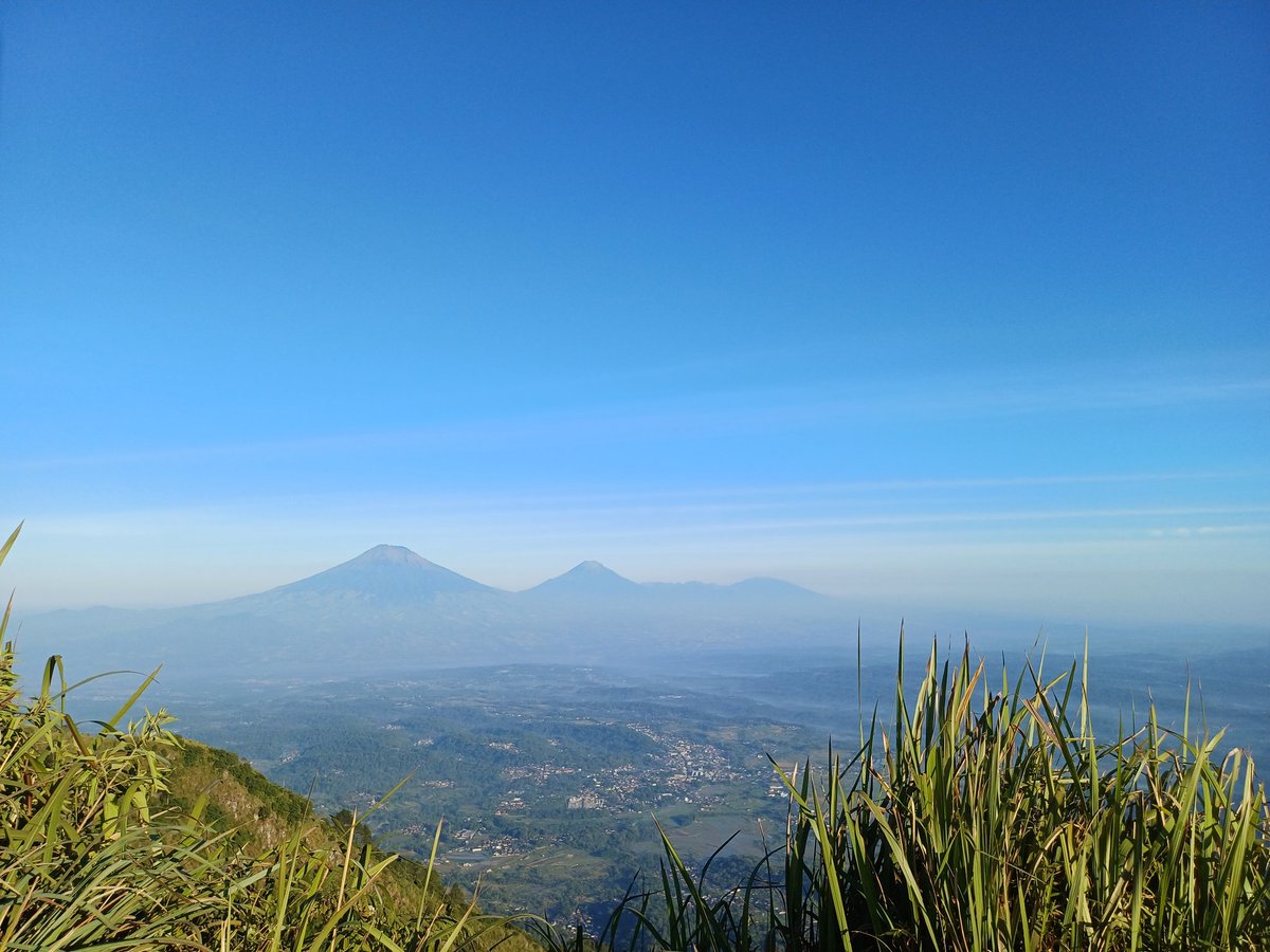 classiclii's tweet photo. live report: mang bole seminggu muncak 2x https://t.co/8Vmv6gPplO